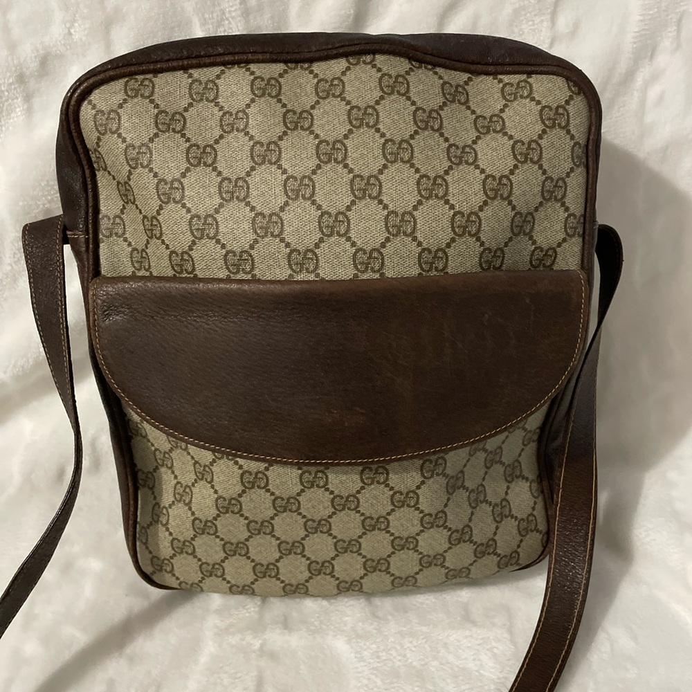 #30 Authentic Vintage Gucci Shoulder Bag